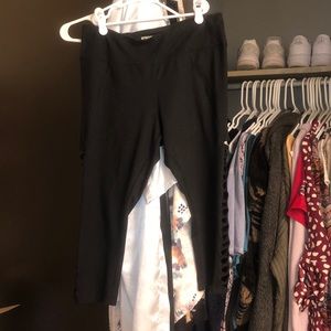 Betsey Johnson Cropped Workout Leggings